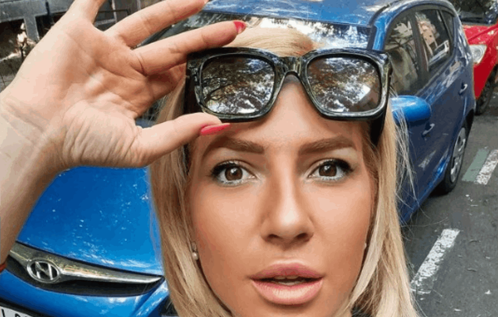 JOVANI JEREMIĆ UNIŠTEN AUTOMOBIL: Voditeljka doživela STRES! 